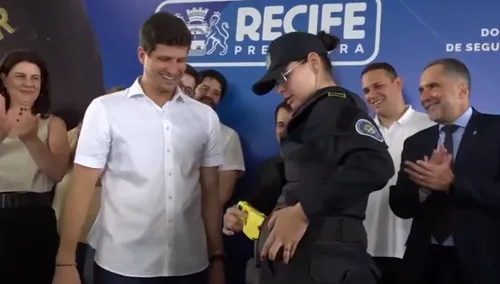 
          Imagem ilustrativa da imagem Recife recebe mais de mil armas não letais para uso pela Guarda Municipal
          