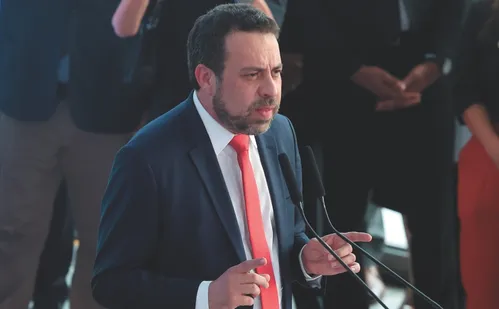 
          Imagem ilustrativa da imagem O que deve mudar para 90 mil pessoas que trabalham por aplicativos no ES
          