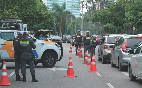 
          Imagem ilustrativa da imagem Reforço na fiscalização: blitze diárias nas ruas e estradas começam nesta sexta
          