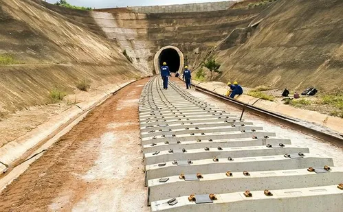 
          Imagem ilustrativa da imagem Reforço no turismo, obra de novo aeroporto e rodovias em 2026
          