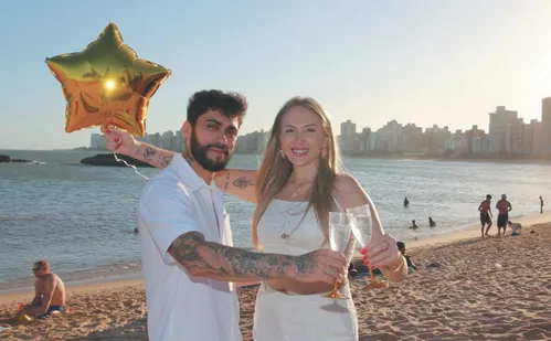 
          Imagem ilustrativa da imagem Réveillon 2026: Tatau e André Lelis em shows de graça, confira a programação
          