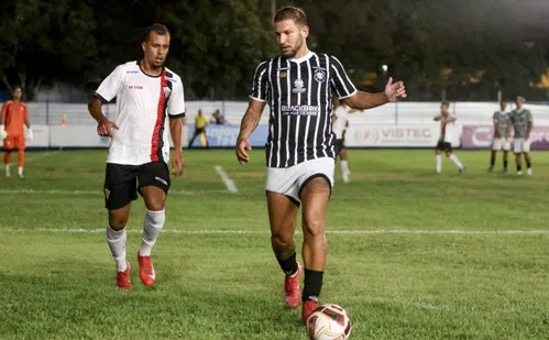 
          Imagem ilustrativa da imagem Rio Branco e Serra fazem jogo morno e ficam no empate sem gols
          