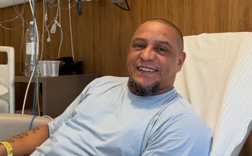 
          Imagem ilustrativa da imagem Roberto Carlos recebe alta após passar por cirurgia no coração
          