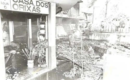 
          Imagem ilustrativa da imagem Romero Mendonça fez cobertura fotográfica do incêndio na Vila Rubim em 1994
          
