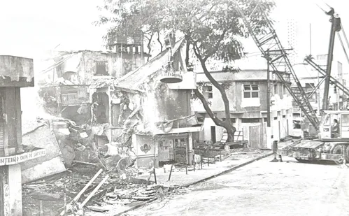 
          Imagem ilustrativa da imagem Romero Mendonça fez cobertura fotográfica do incêndio na Vila Rubim em 1994
          