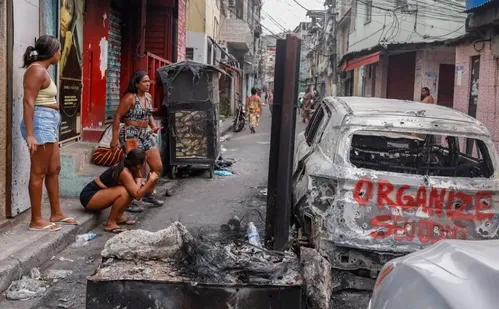 
          Imagem ilustrativa da imagem Rotina do CV tem tortura com banheira de gelo, treino com fuzil e ostentação
          