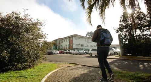 
          Imagem ilustrativa da imagem SC pode acabar com cotas raciais nas universidades? O que a Justiça e os estudos dizem sobre o tema
          