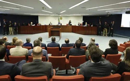 
          Imagem ilustrativa da imagem STF: julgamento pode condenar mais seis réus pela trama golpista
          