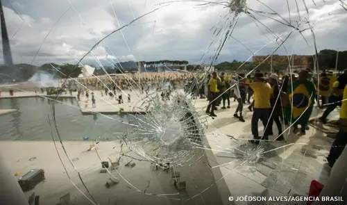 
          Imagem ilustrativa da imagem STF terá evento para lembrar 3 anos de atos golpistas de 8 de janeiro
          