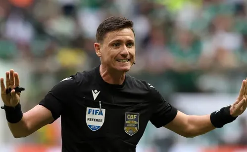 
          Imagem ilustrativa da imagem STJD suspende Ramon Abatti e VAR por erros no São Paulo x Palmeiras
          