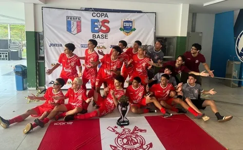 
          Imagem ilustrativa da imagem Saldanha da Gama apresenta elenco das categorias de base do futsal para 2026
          