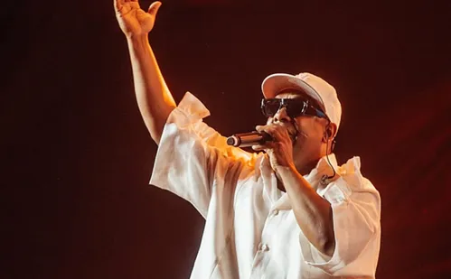 
          Imagem ilustrativa da imagem Samba e axé de graça neste sábado
          