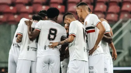 
          Imagem ilustrativa da imagem Santa Cruz perde a invencibilidade para o Retrô na Arena de Pernambuco
          