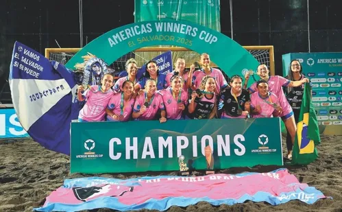 
          Imagem ilustrativa da imagem São Pedro vence e leva o tri na "Libertadores" do futebol de areia feminino
          