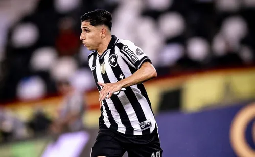 
          Imagem ilustrativa da imagem Savarino não consegue deixar Venezuela após ataque e adia volta ao Botafogo
          