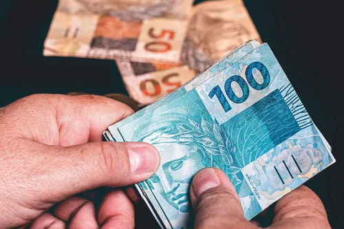 
          Imagem ilustrativa da imagem Segunda parcela do 13º salário deve ser paga nesta sexta-feira (19)
          