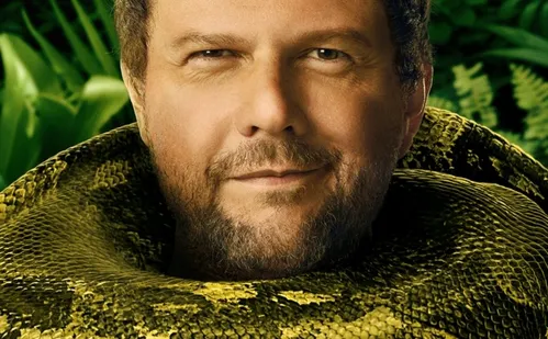 
          Imagem ilustrativa da imagem Selton Mello vira destaque internacional em 'Anaconda' e recebe elogios da crítica
          