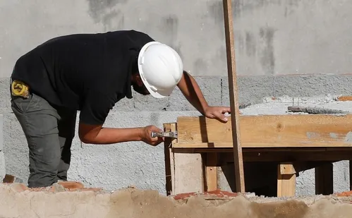 
          Imagem ilustrativa da imagem Sem mão de obra local, empresas do ES trazem trabalhadores do Nordeste do Brasil
          