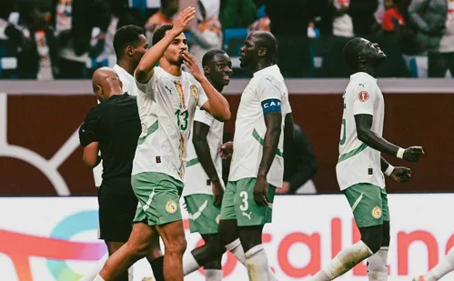
          Imagem ilustrativa da imagem Senegal derrota Mali e garante a primeira vaga na semifinal
          
