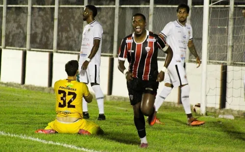 
          Imagem ilustrativa da imagem Serra vence a Desportiva e é o novo líder do Capixabão
          