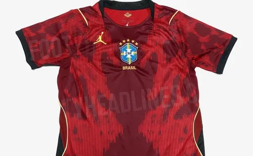 
          Imagem ilustrativa da imagem Site revela design original da camisa vermelha do Brasil para a Copa do Mundo 2026
          