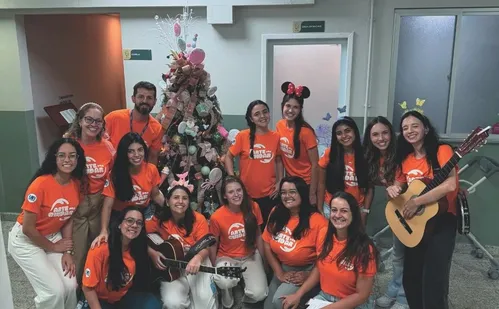 
          Imagem ilustrativa da imagem Solidariedade: jovens trocam o tempo livre por trabalho voluntário
          