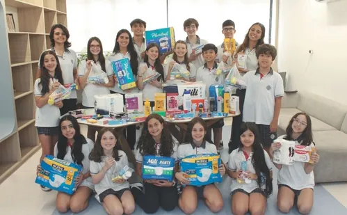 
          Imagem ilustrativa da imagem Solidariedade: jovens trocam o tempo livre por trabalho voluntário
          