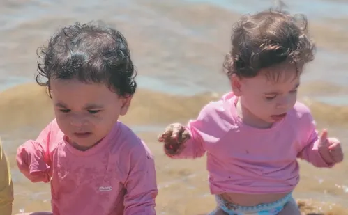 
          Imagem ilustrativa da imagem Sufoco e alegrias na família dos sêxtuplos capixabas
          