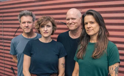 
          Imagem ilustrativa da imagem Superchunk, importante banda indie dos anos 1990, anuncia show em São Paulo
          