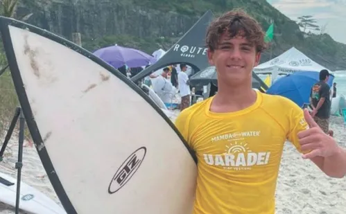 
          Imagem ilustrativa da imagem Surfista Eric Grattz garante pódios na final do Estadual
          