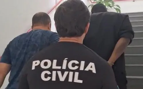 
          Imagem ilustrativa da imagem Suspeito de marcar encontros, extorquir e torturar vítimas é preso em Vitória
          