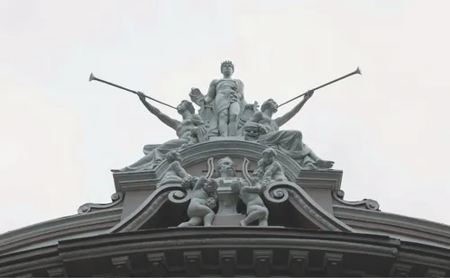 
          Imagem ilustrativa da imagem Teatro Carlos Gomes reabre no dia 22 com show na Costa Pereira
          