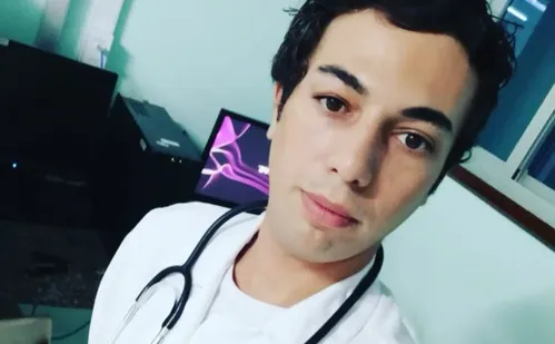 
          Imagem ilustrativa da imagem VÍDEO | Técnico de enfermagem é morto a facadas dentro de apartamento na Serra
          