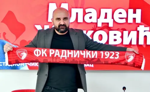 
          Imagem ilustrativa da imagem Técnico morre após ter parada cardíaca durante jogo na Sérvia
          