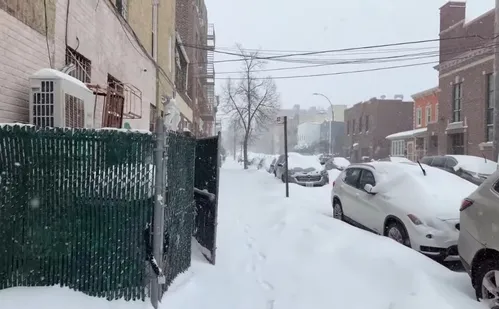 
          Imagem ilustrativa da imagem Tempestade de inverno histórica deixa pelo menos 10 mortos nos EUA
          