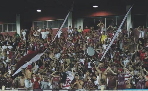 
          Imagem ilustrativa da imagem Torcedores da Desportiva tentam invadir vestiário do Vilavelhense
          