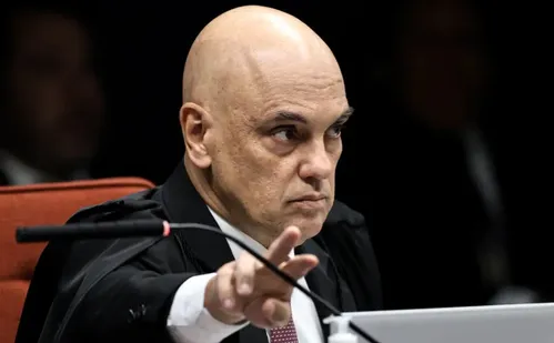 
          Imagem ilustrativa da imagem Trama golpista: Moraes abre julgamento de réus acusados de monitorá-lo
          