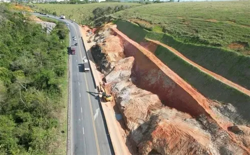
          Imagem ilustrativa da imagem Trecho da BR-101 na Serra será totalmente interditado nesta sexta-feira
          