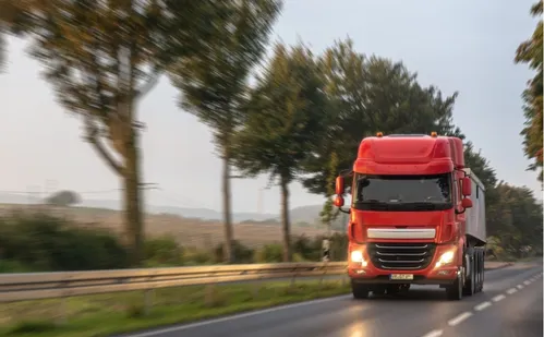 
          Imagem ilustrativa da imagem Trecho de 30 km da BR-101 vai ter ciclovia, faixa só para ônibus e túnel
          