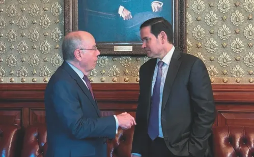 
          Imagem ilustrativa da imagem Trump afirma que vai reduzir tarifa do café
          