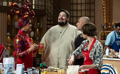 
          Imagem ilustrativa da imagem Último MasterChef Celebridades do ano traz desafio com pratos da culinária árabe
          