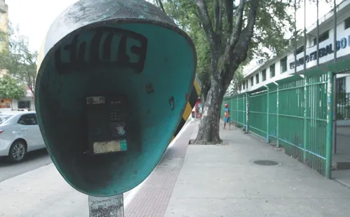 
          Imagem ilustrativa da imagem Últimos 15 orelhões vão ser retirados das ruas da Grande Vitória
          