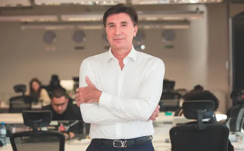 
          Imagem ilustrativa da imagem Uso da tecnologia: “Só formação técnica não é suficiente”, diz especialista
          