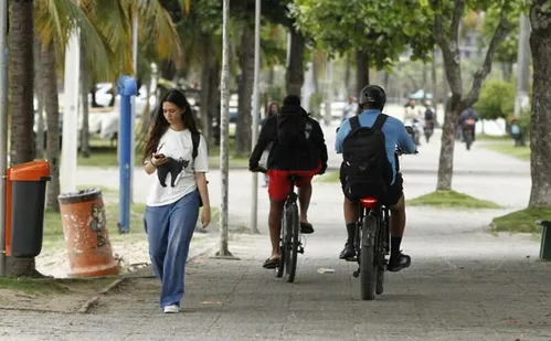 
          Imagem ilustrativa da imagem “Uso do capacete é indispensável”, diz médico sobre bicicletas elétricas
          