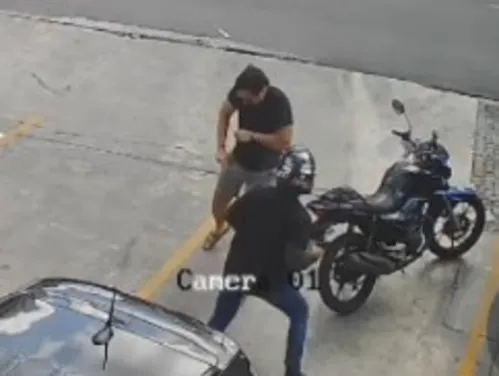 
          Imagem ilustrativa da imagem VÍDEO: Veja momento em que empresário é baleado por causa de um relógio
          