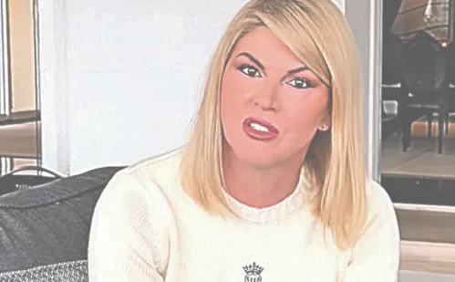 
          Imagem ilustrativa da imagem Val Marchiori desabafa sobre quarta sessão de quimioterapia: "Foi a mais difícil"
          