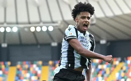 
          Imagem ilustrativa da imagem Vasco acerta a contratação do atacante Brenner, ex-São Paulo
          