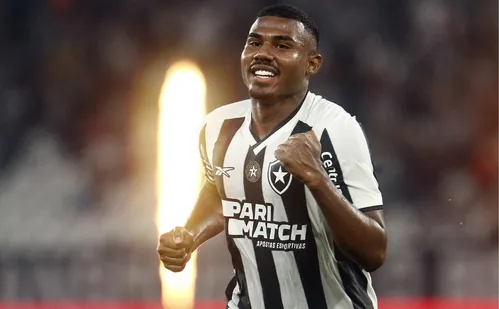 
          Imagem ilustrativa da imagem Vasco mira mais reforços e quer lateral ex-Botafogo
          