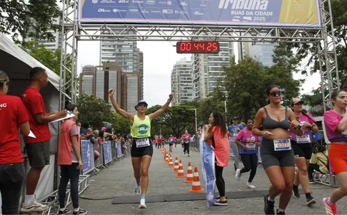 
          Imagem ilustrativa da imagem Veja imagens dos participantes da Corrida Tribuna Ruas da Cidade
          