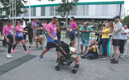 
          Imagem ilustrativa da imagem Veja imagens dos participantes da Corrida Tribuna Ruas da Cidade
          
